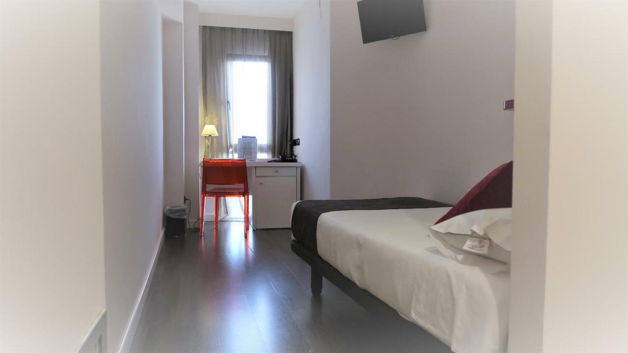 Hotel Teruel Plaza Экстерьер фото